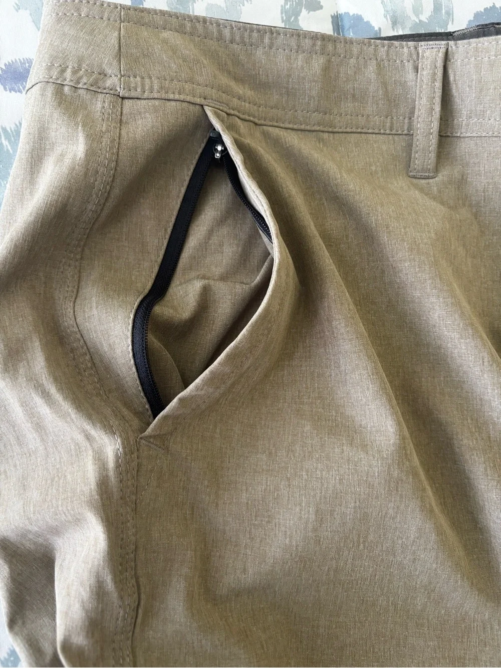 O'Neill Reserve Heather Hybrid Short Khaki 42 Waist 11” Inseam NWT